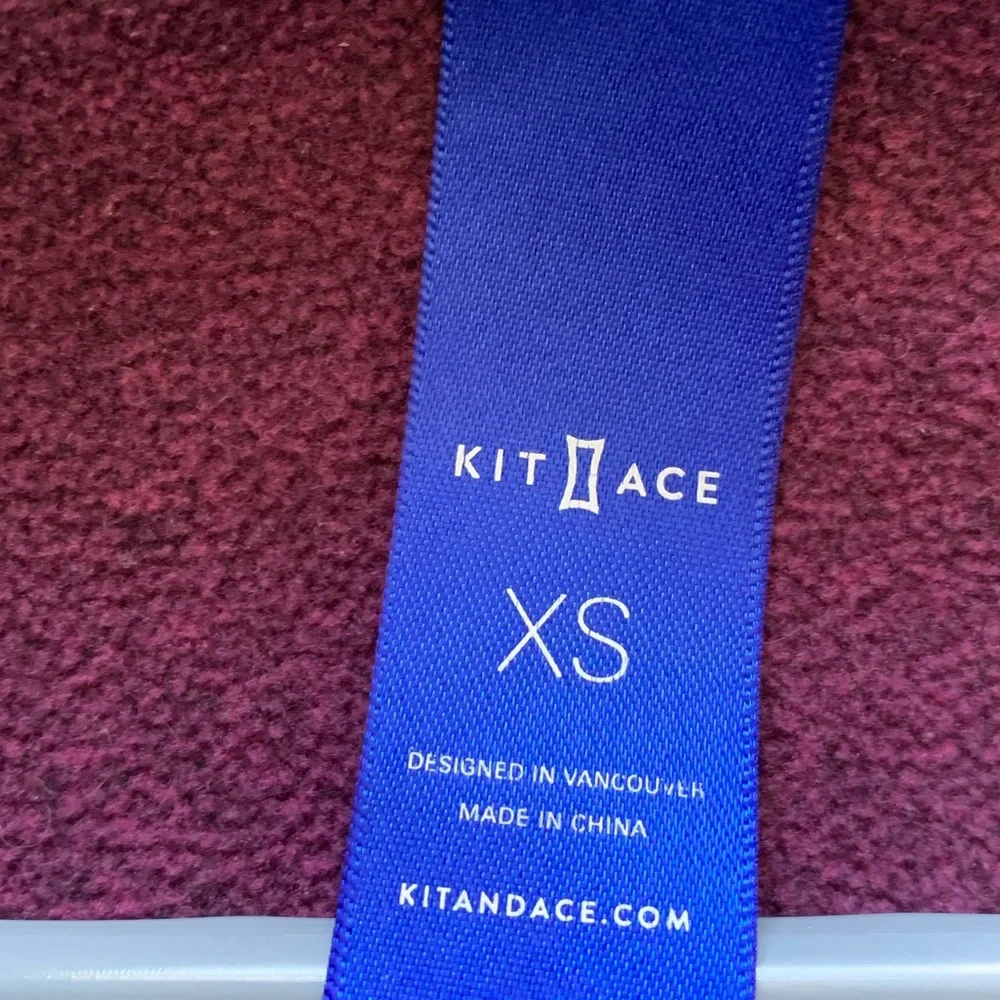 Kit and Ace Hygge Short Fleece Jacket Plum XS - Picture 8 of 8